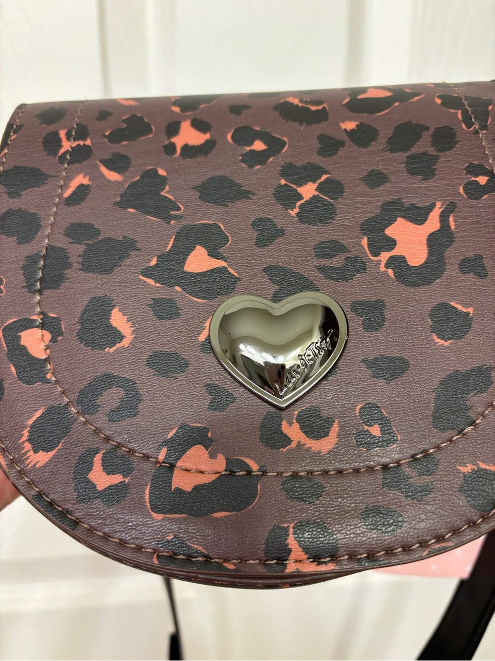 Betsey Johnson leopard print crossbody NWT - Picture 3 of 9